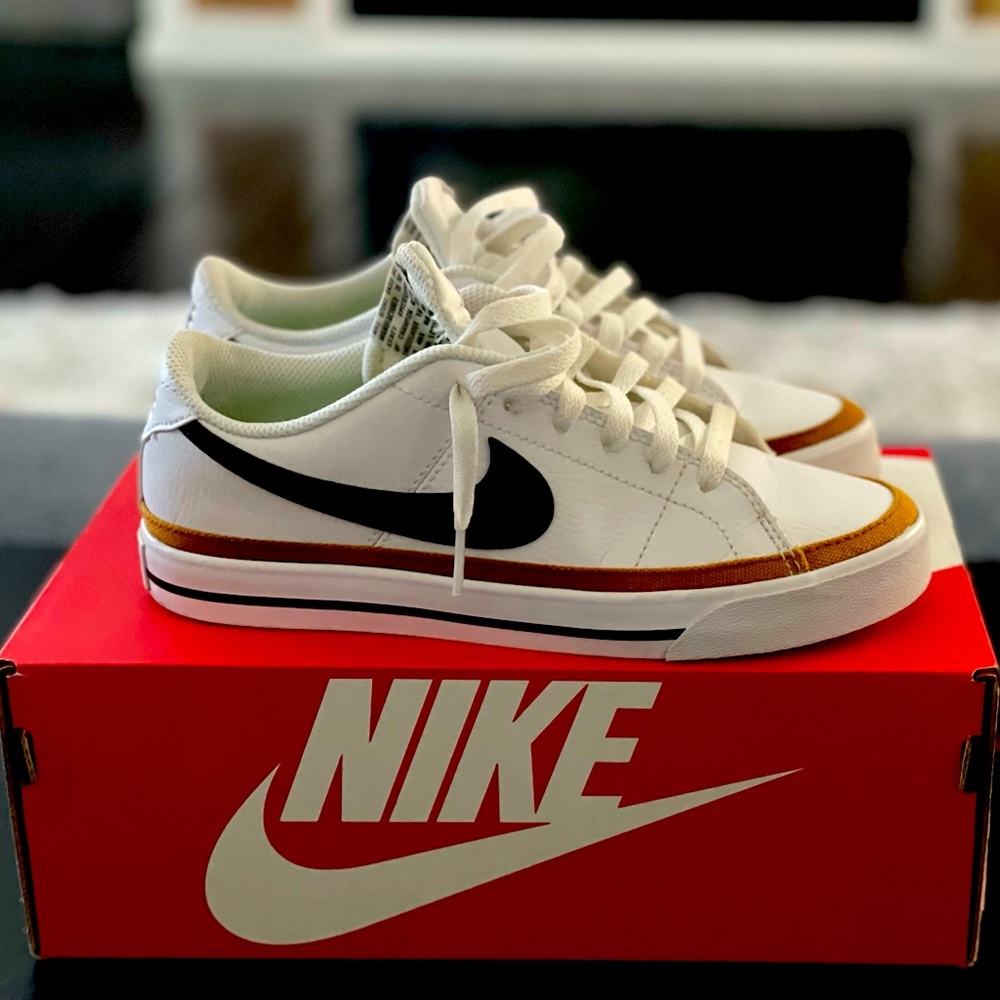 Nike Court Legacy